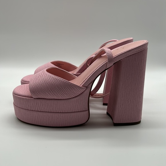 ASOS DESIGN PINK CHUNKY SANDALS, only wore once down my driveway and back - Picture 3 of 8